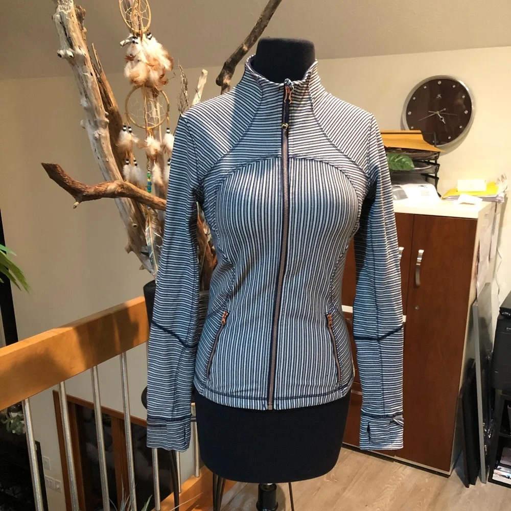 Lululemon jacket - Picture 1 of 5